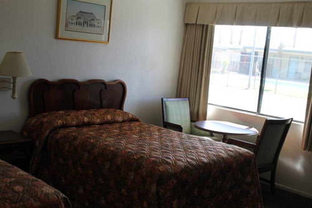 Indio Holiday Motel Экстерьер фото